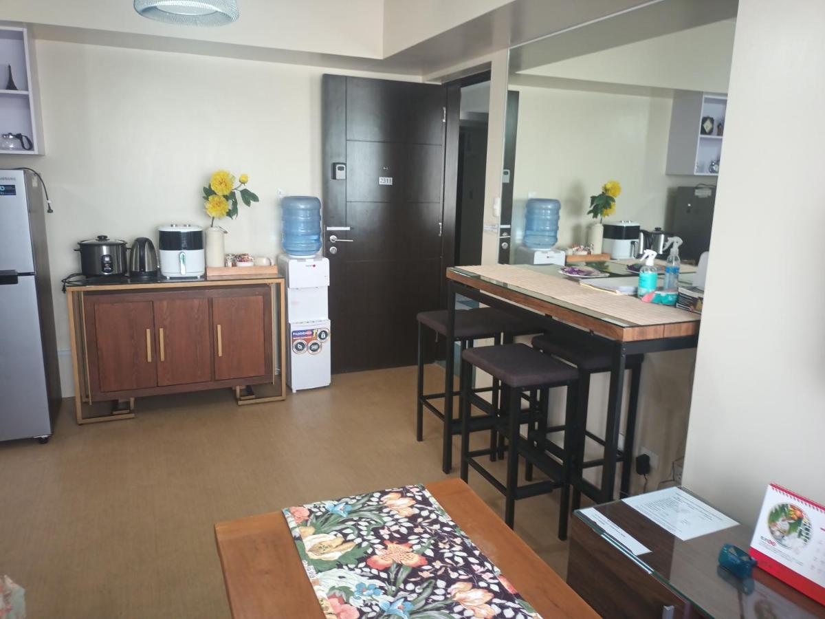 Nice Corner Ayala 1 Bedroom Condo At Heart Of Davao City With Hi Speed Wi Fi Internet Buitenkant foto