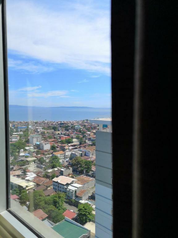 Nice Corner Ayala 1 Bedroom Condo At Heart Of Davao City With Hi Speed Wi Fi Internet Buitenkant foto