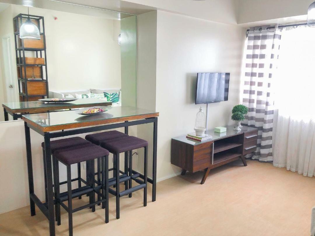 Nice Corner Ayala 1 Bedroom Condo At Heart Of Davao City With Hi Speed Wi Fi Internet Buitenkant foto